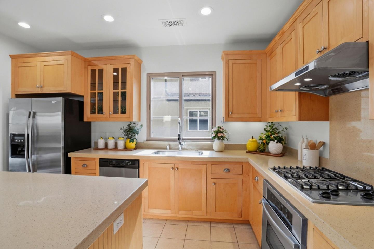 Detail Gallery Image 7 of 24 For 582 Ginkgo Ter, Fremont,  CA 94539 - 4 Beds | 3/1 Baths