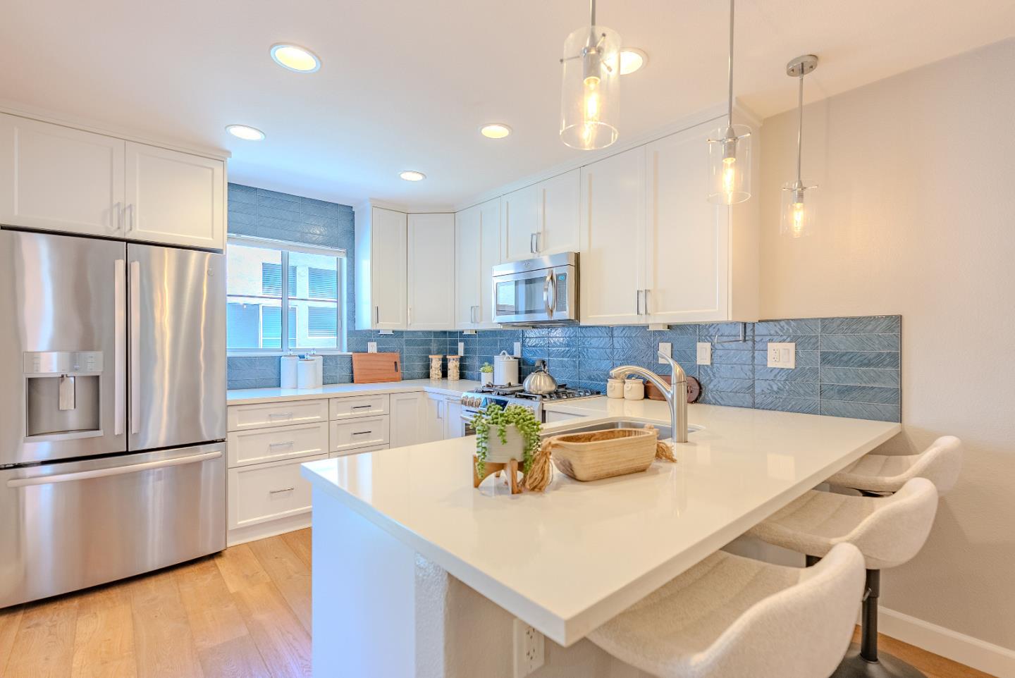 Detail Gallery Image 11 of 33 For 992 Alpine Ter #5,  Sunnyvale,  CA 94086 - 2 Beds | 2/1 Baths