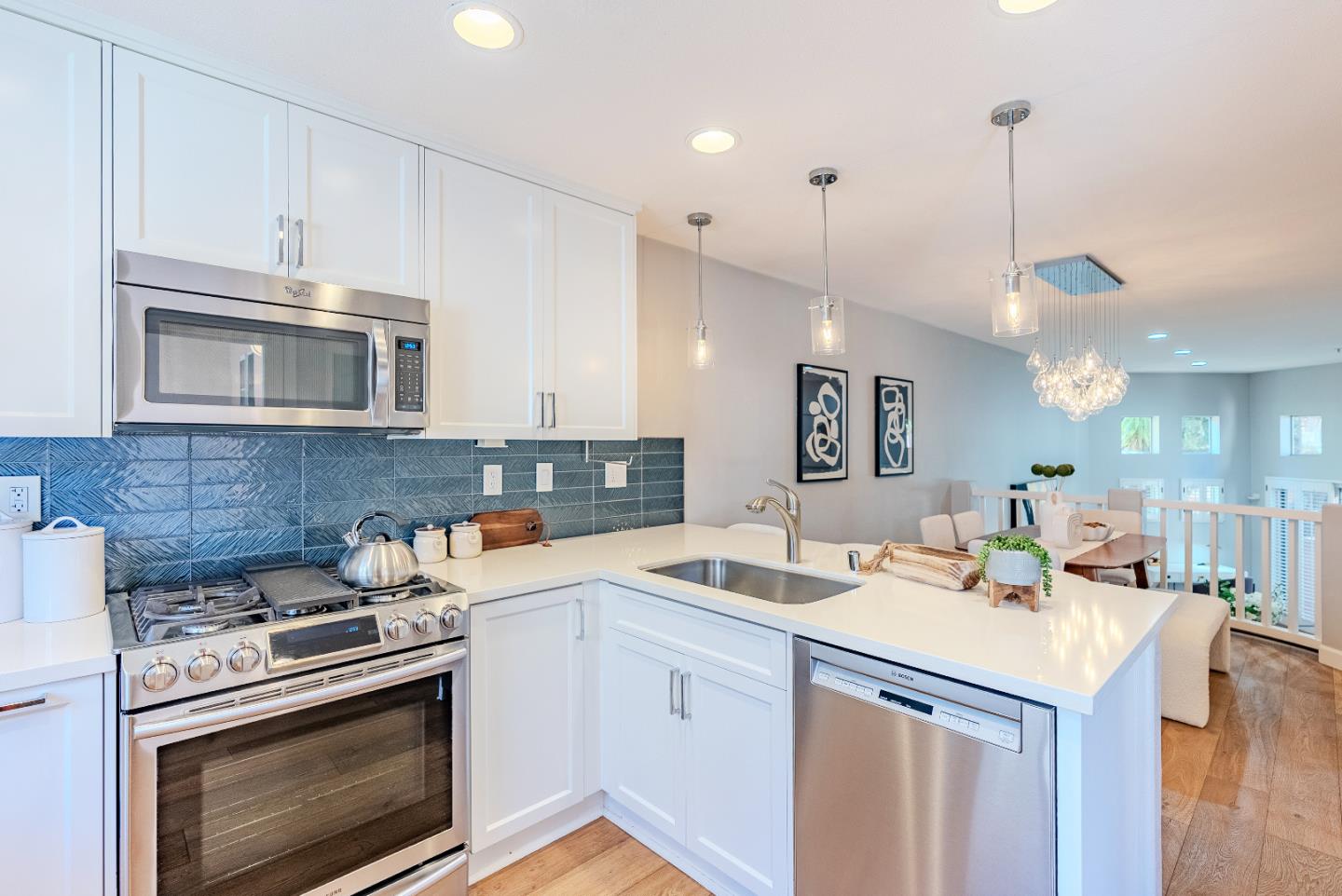 Detail Gallery Image 14 of 33 For 992 Alpine Ter #5,  Sunnyvale,  CA 94086 - 2 Beds | 2/1 Baths