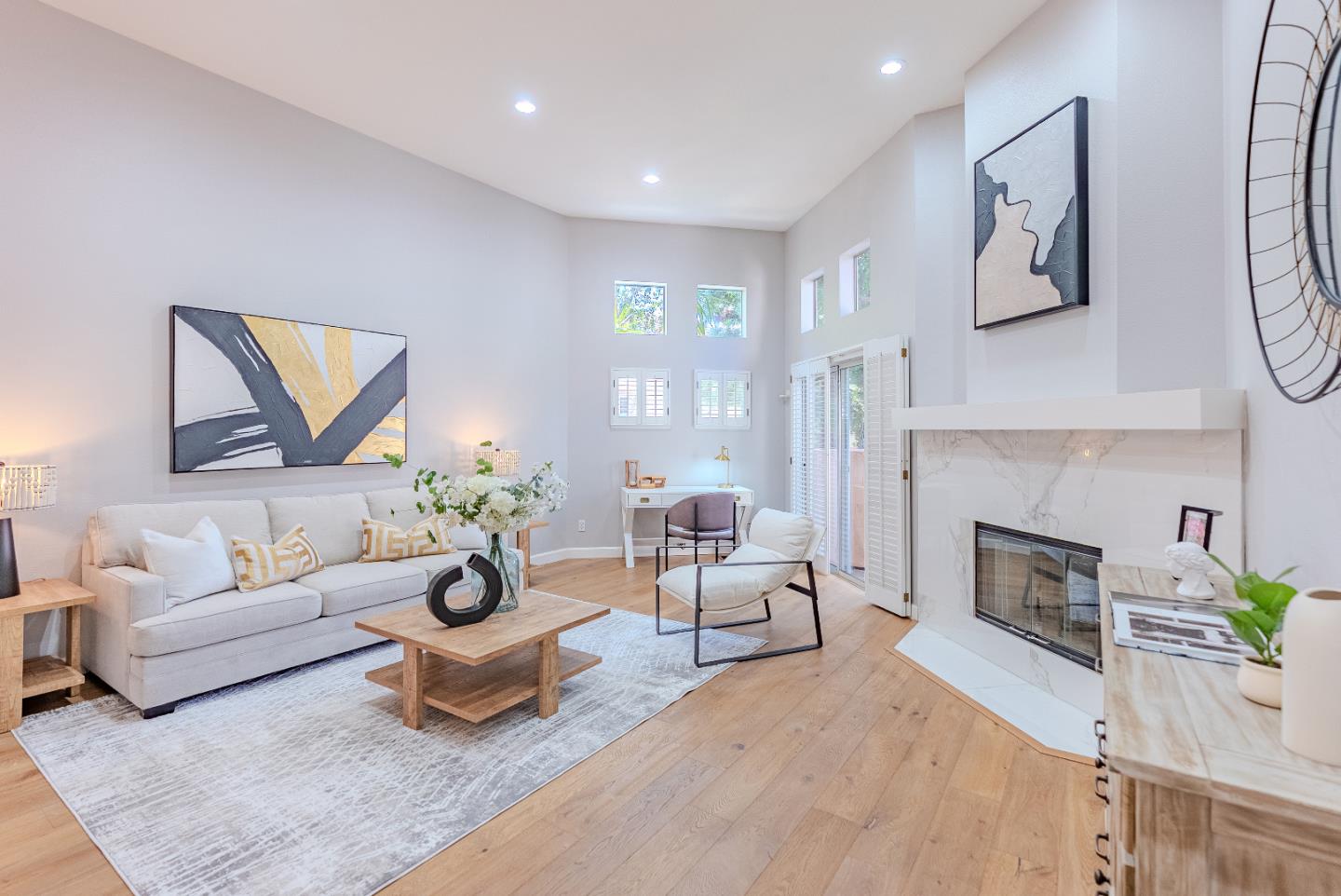 Detail Gallery Image 3 of 33 For 992 Alpine Ter #5,  Sunnyvale,  CA 94086 - 2 Beds | 2/1 Baths