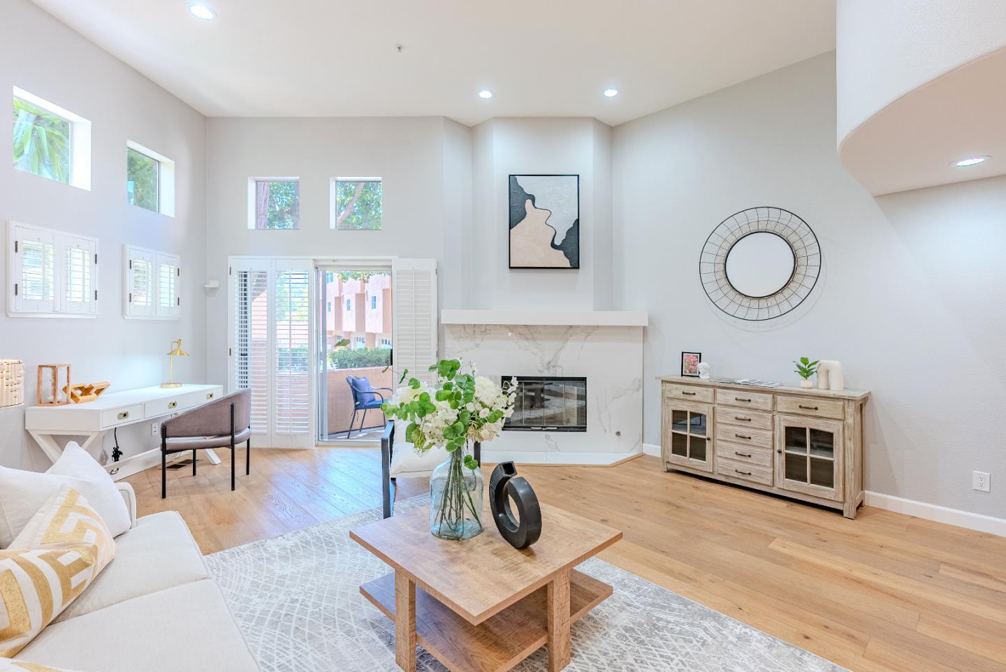 Detail Gallery Image 4 of 33 For 992 Alpine Ter #5,  Sunnyvale,  CA 94086 - 2 Beds | 2/1 Baths