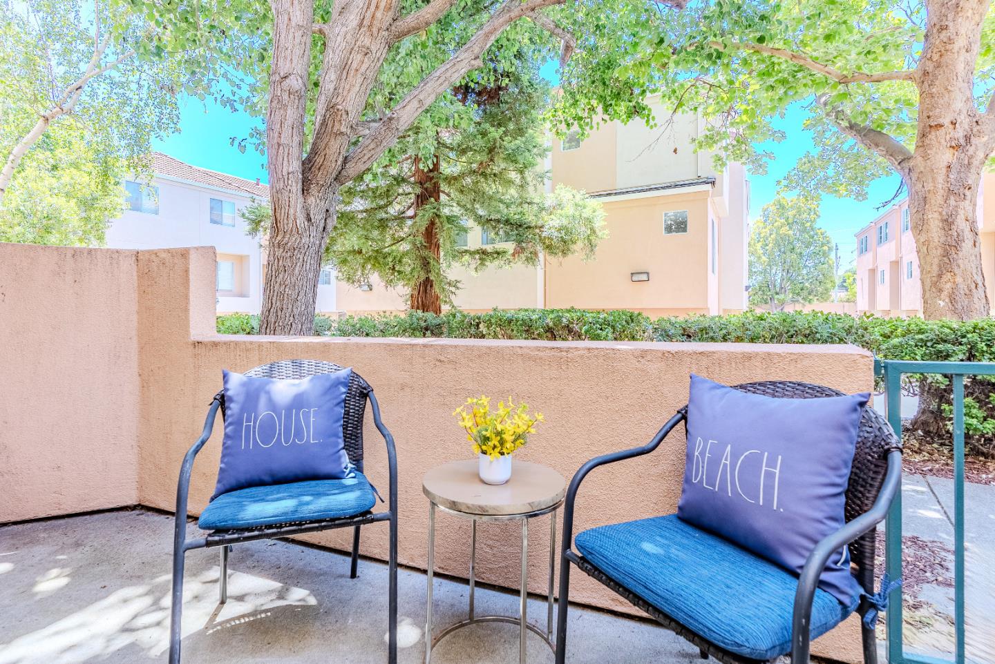 Detail Gallery Image 7 of 33 For 992 Alpine Ter #5,  Sunnyvale,  CA 94086 - 2 Beds | 2/1 Baths