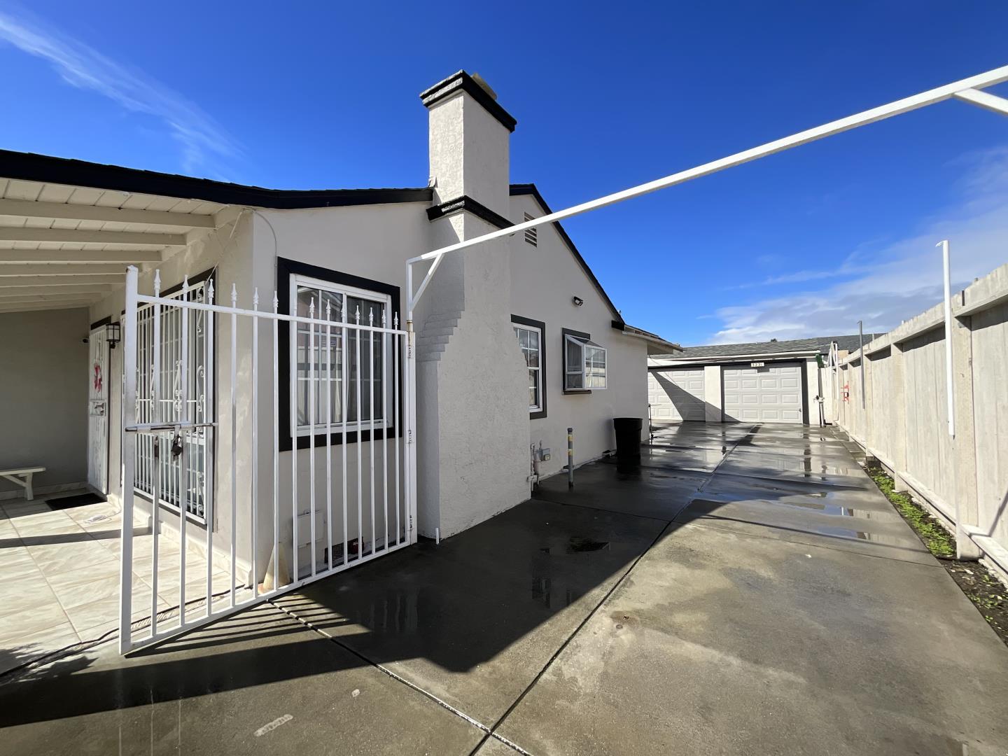 Detail Gallery Image 10 of 39 For 3221 E Hills Dr, San Jose,  CA 95127 - 2 Beds | 1 Baths