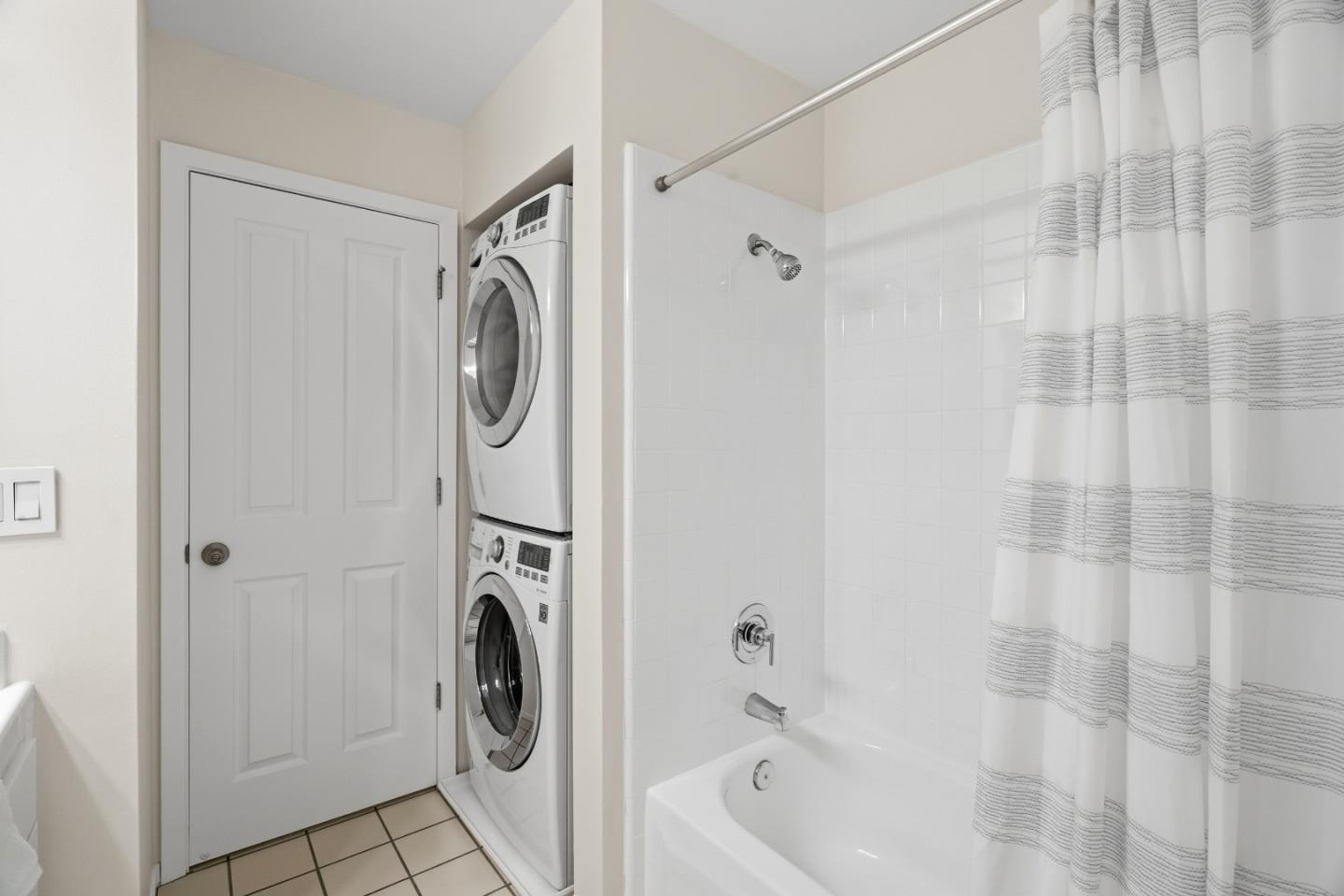 Detail Gallery Image 16 of 25 For 430 Jacobs Ct, Palo Alto,  CA 94306 - 3 Beds | 2/1 Baths