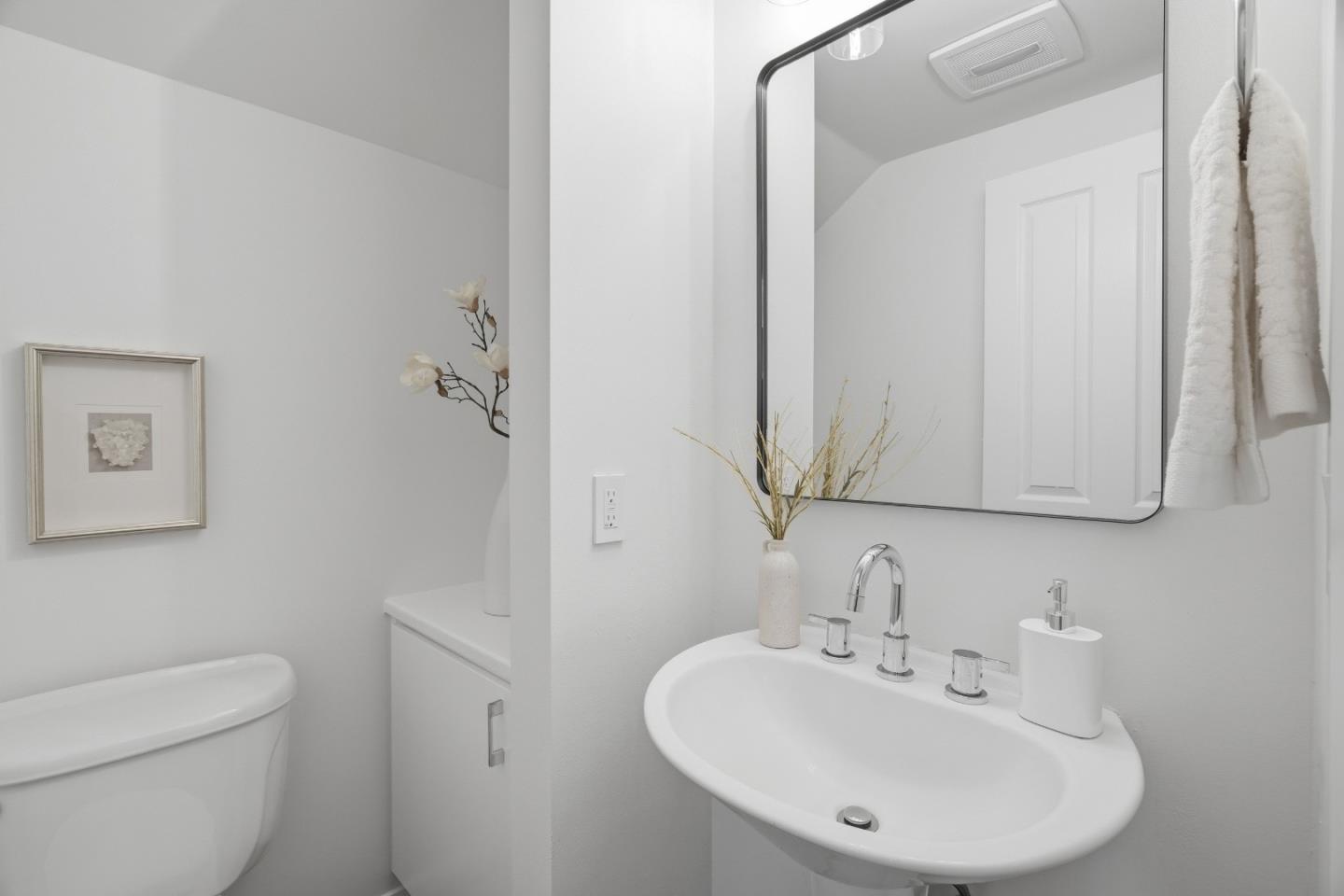 Detail Gallery Image 9 of 25 For 430 Jacobs Ct, Palo Alto,  CA 94306 - 3 Beds | 2/1 Baths