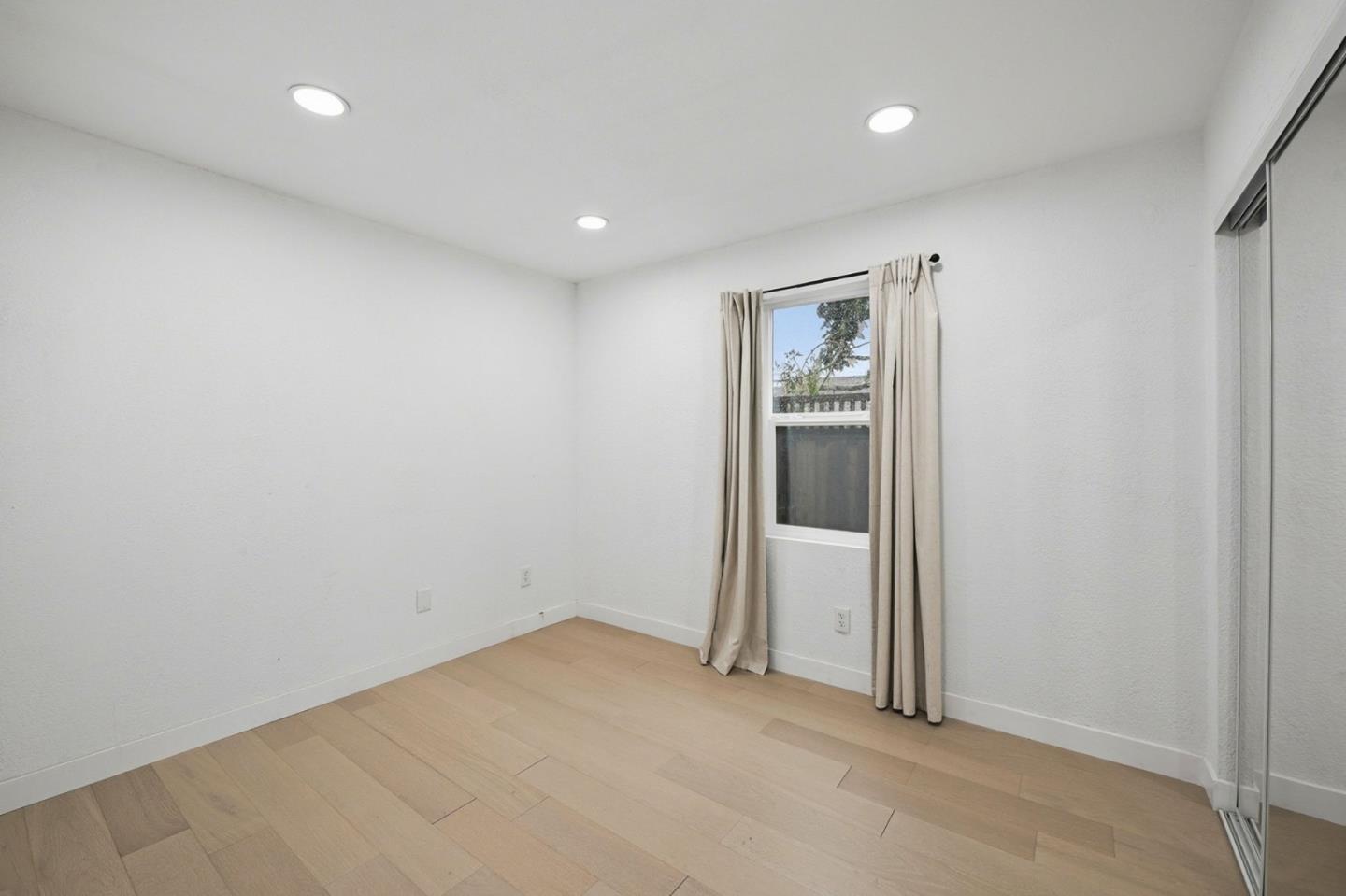 Detail Gallery Image 13 of 20 For 1397 Vine St, San Jose,  CA 95110 - 2 Beds | 1 Baths