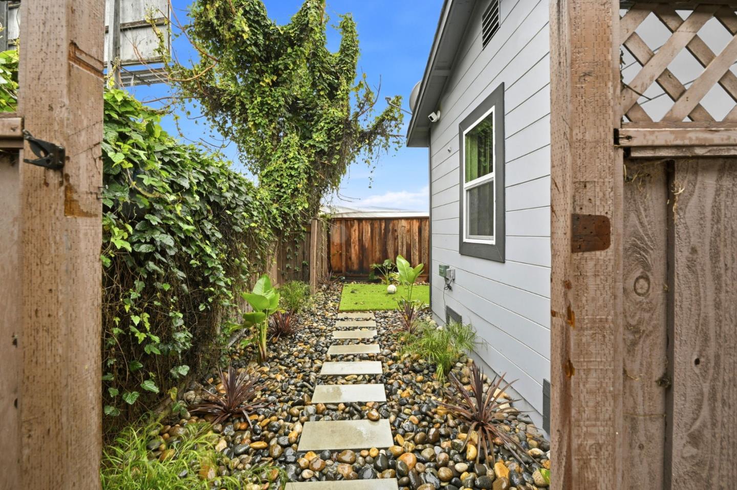 Detail Gallery Image 17 of 20 For 1397 Vine St, San Jose,  CA 95110 - 2 Beds | 1 Baths