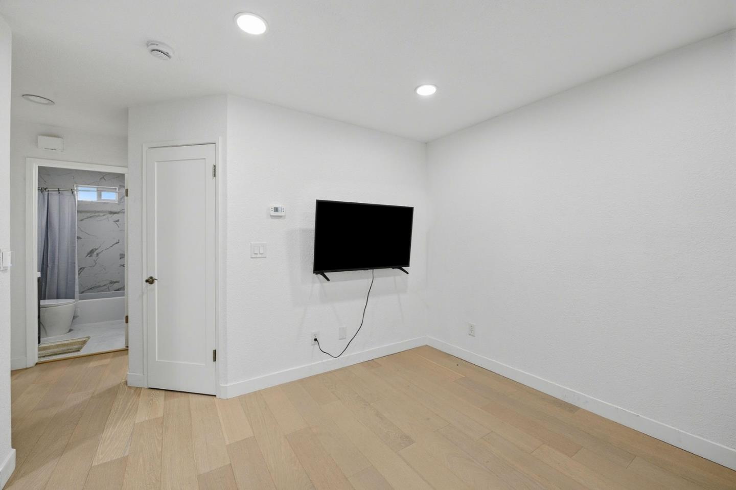 Detail Gallery Image 7 of 20 For 1397 Vine St, San Jose,  CA 95110 - 2 Beds | 1 Baths