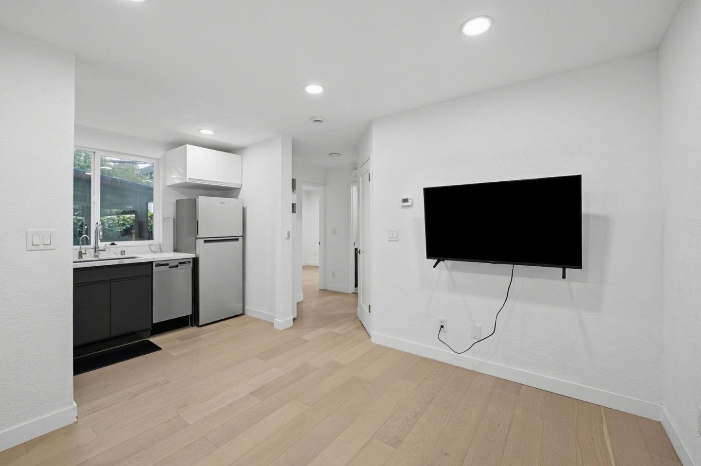 Detail Gallery Image 8 of 20 For 1397 Vine St, San Jose,  CA 95110 - 2 Beds | 1 Baths