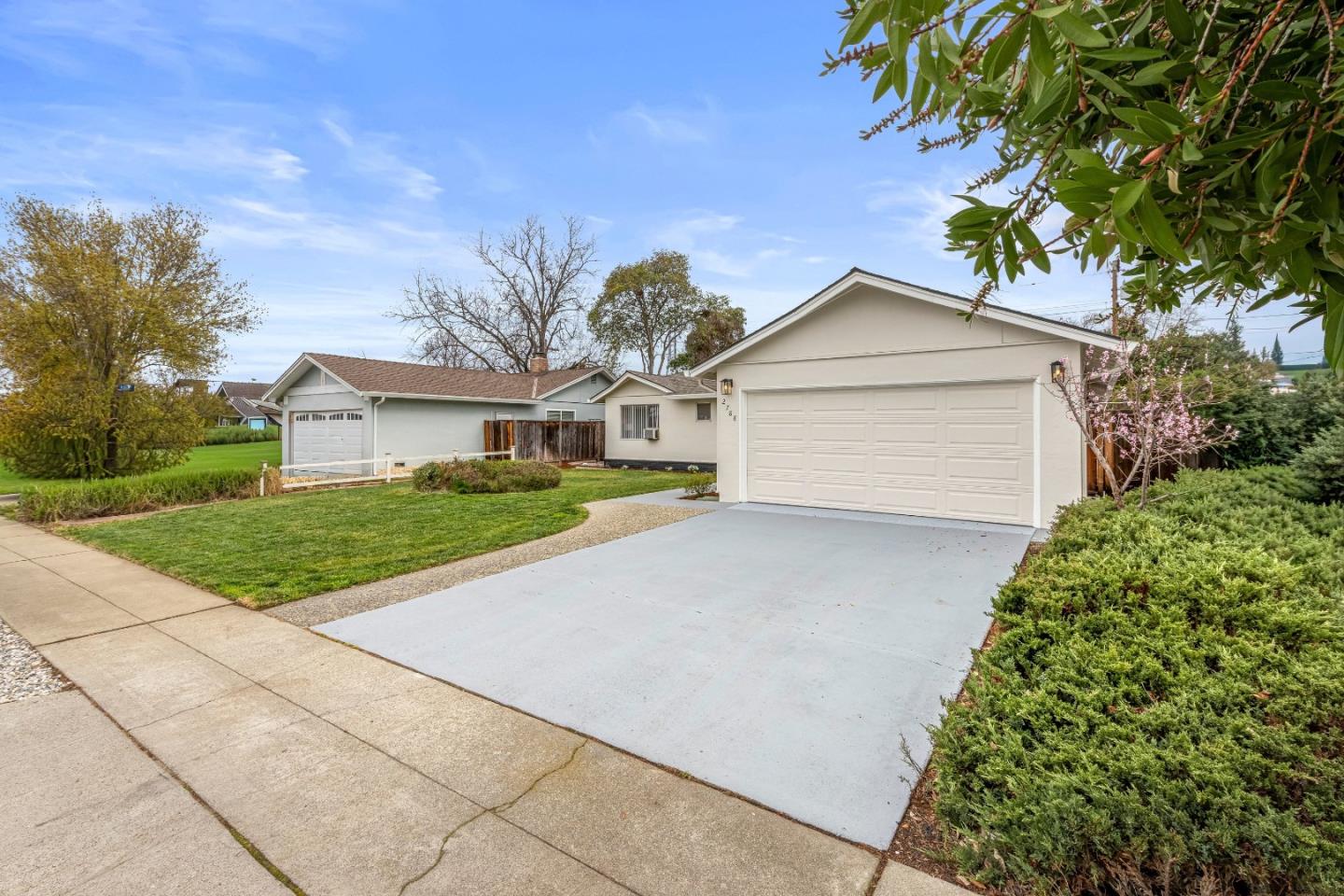 Detail Gallery Image 3 of 38 For 2788 Lexford Ave, San Jose,  CA 95124 - 3 Beds | 2 Baths