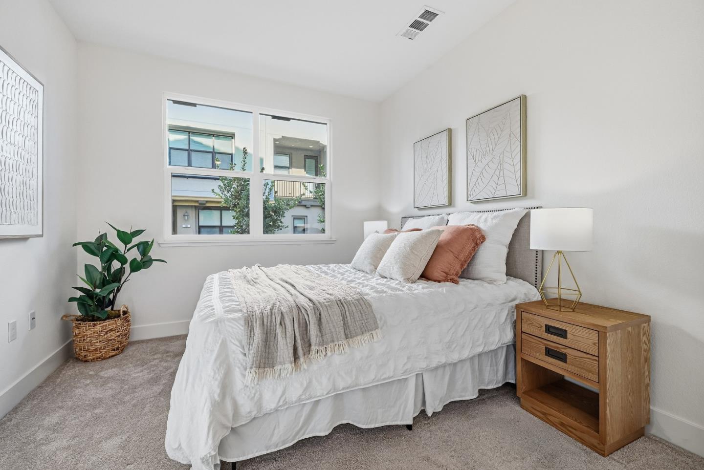 Detail Gallery Image 19 of 43 For 815 Santa Cecilia Ter, Sunnyvale,  CA 94085 - 3 Beds | 3/1 Baths