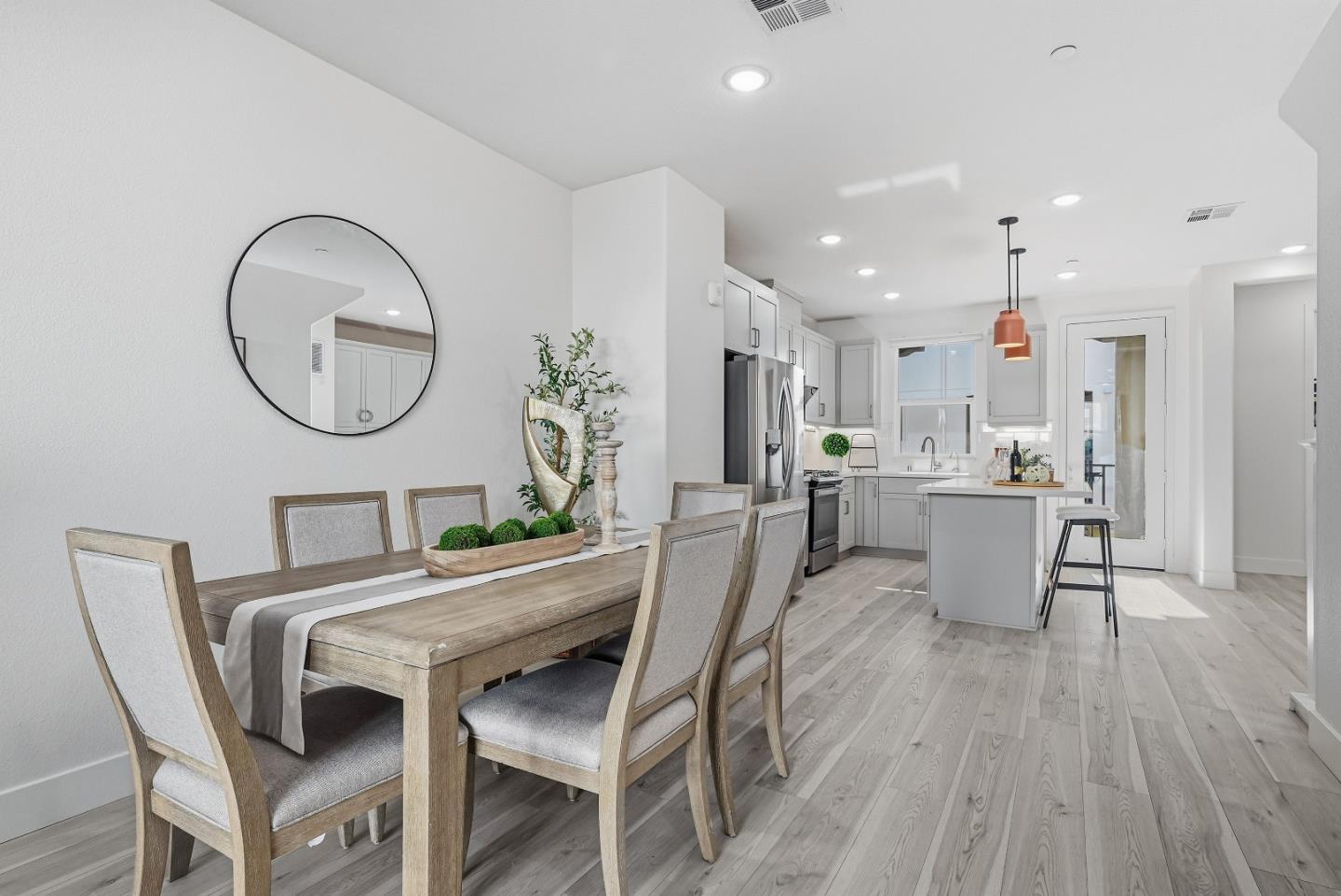 Detail Gallery Image 8 of 43 For 815 Santa Cecilia Ter, Sunnyvale,  CA 94085 - 3 Beds | 3/1 Baths