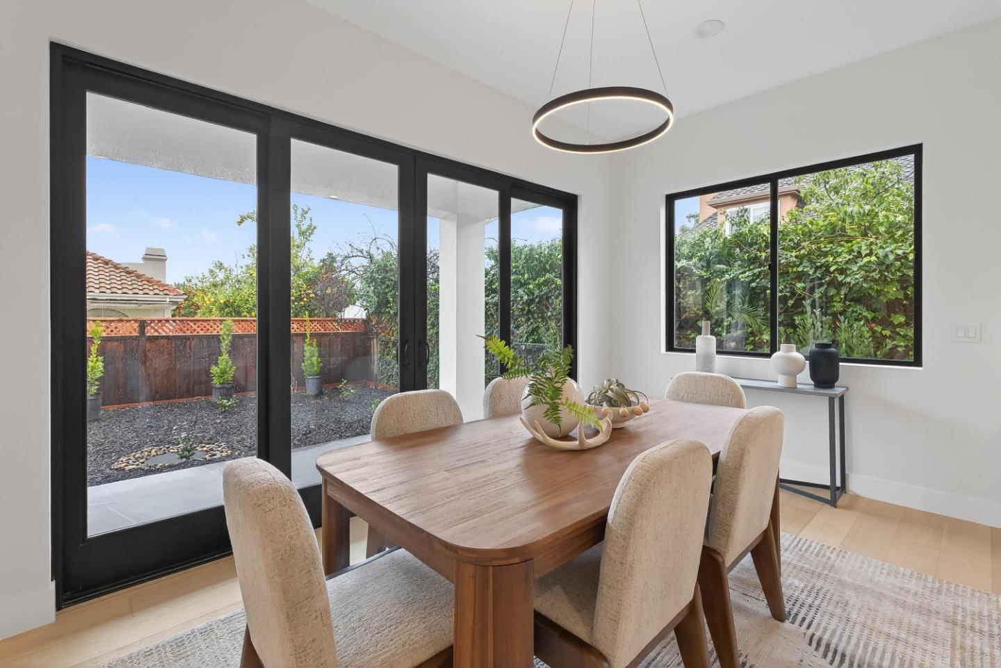 Detail Gallery Image 11 of 42 For 10468 S Stelling Rd, Cupertino,  CA 95014 - 6 Beds | 5/1 Baths