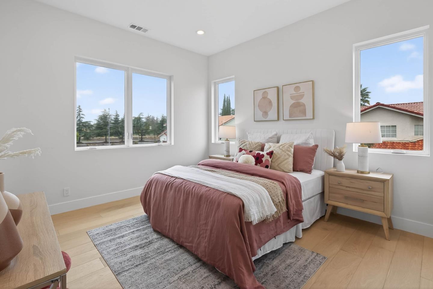 Detail Gallery Image 19 of 42 For 10468 S Stelling Rd, Cupertino,  CA 95014 - 6 Beds | 5/1 Baths