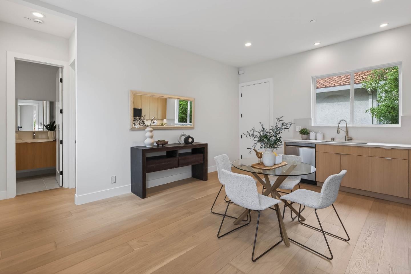 Detail Gallery Image 29 of 42 For 10468 S Stelling Rd, Cupertino,  CA 95014 - 6 Beds | 5/1 Baths