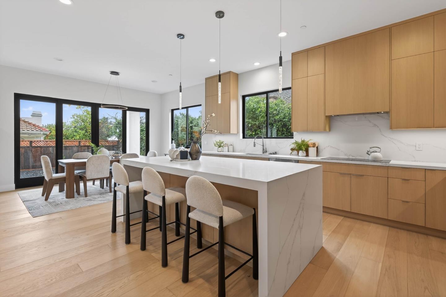 Detail Gallery Image 7 of 42 For 10468 S Stelling Rd, Cupertino,  CA 95014 - 6 Beds | 5/1 Baths