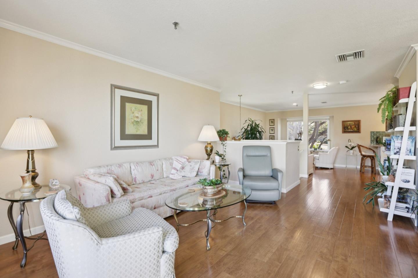 Detail Gallery Image 15 of 66 For 939 Fassler Ave, Pacifica,  CA 94044 - 2 Beds | 2/1 Baths