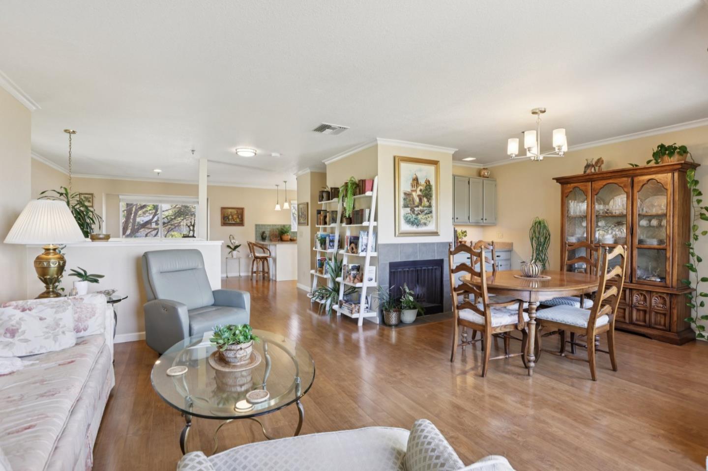 Detail Gallery Image 16 of 66 For 939 Fassler Ave, Pacifica,  CA 94044 - 2 Beds | 2/1 Baths