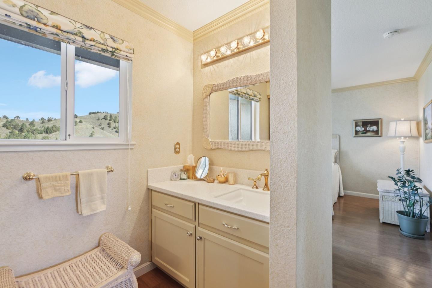 Detail Gallery Image 27 of 66 For 939 Fassler Ave, Pacifica,  CA 94044 - 2 Beds | 2/1 Baths