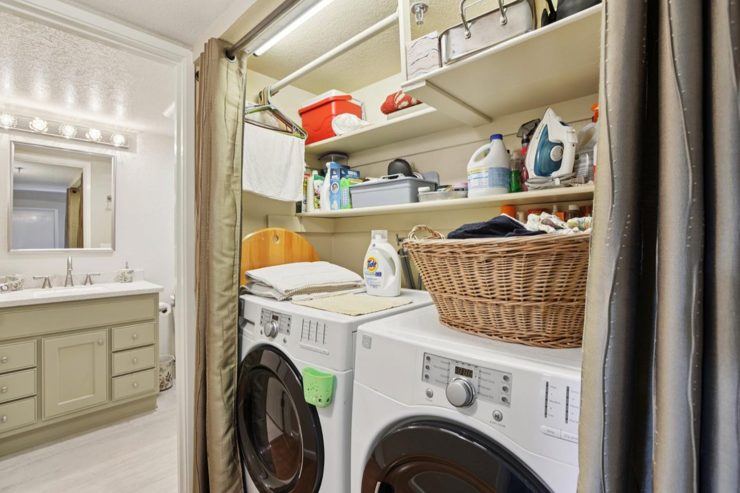 Detail Gallery Image 35 of 66 For 939 Fassler Ave, Pacifica,  CA 94044 - 2 Beds | 2/1 Baths