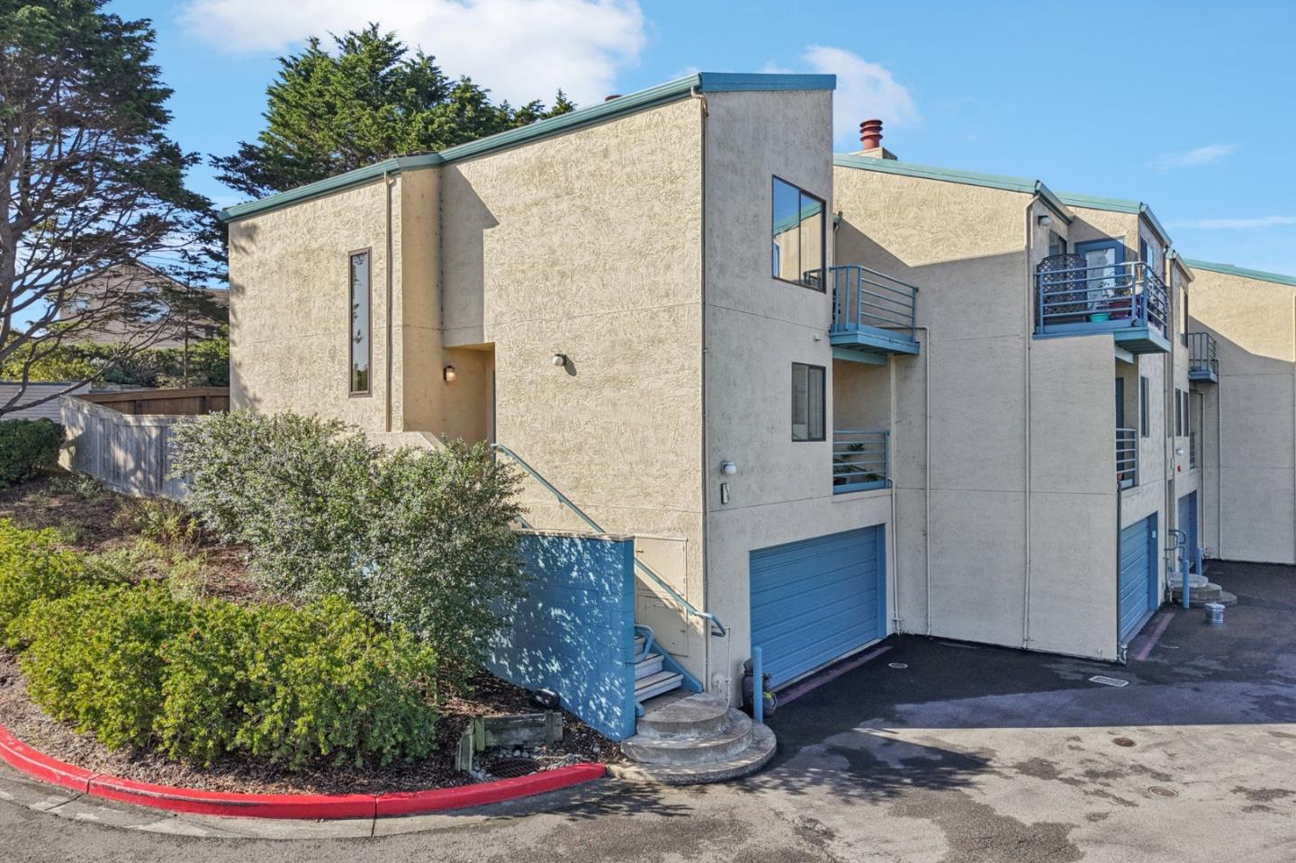 Detail Gallery Image 47 of 66 For 939 Fassler Ave, Pacifica,  CA 94044 - 2 Beds | 2/1 Baths