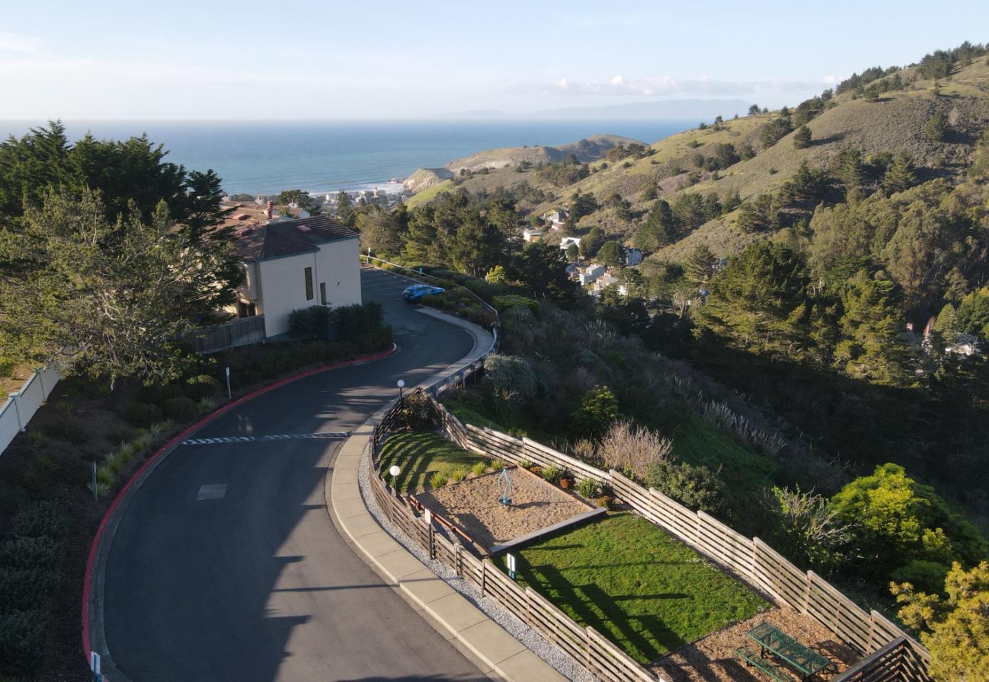 Detail Gallery Image 57 of 66 For 939 Fassler Ave, Pacifica,  CA 94044 - 2 Beds | 2/1 Baths