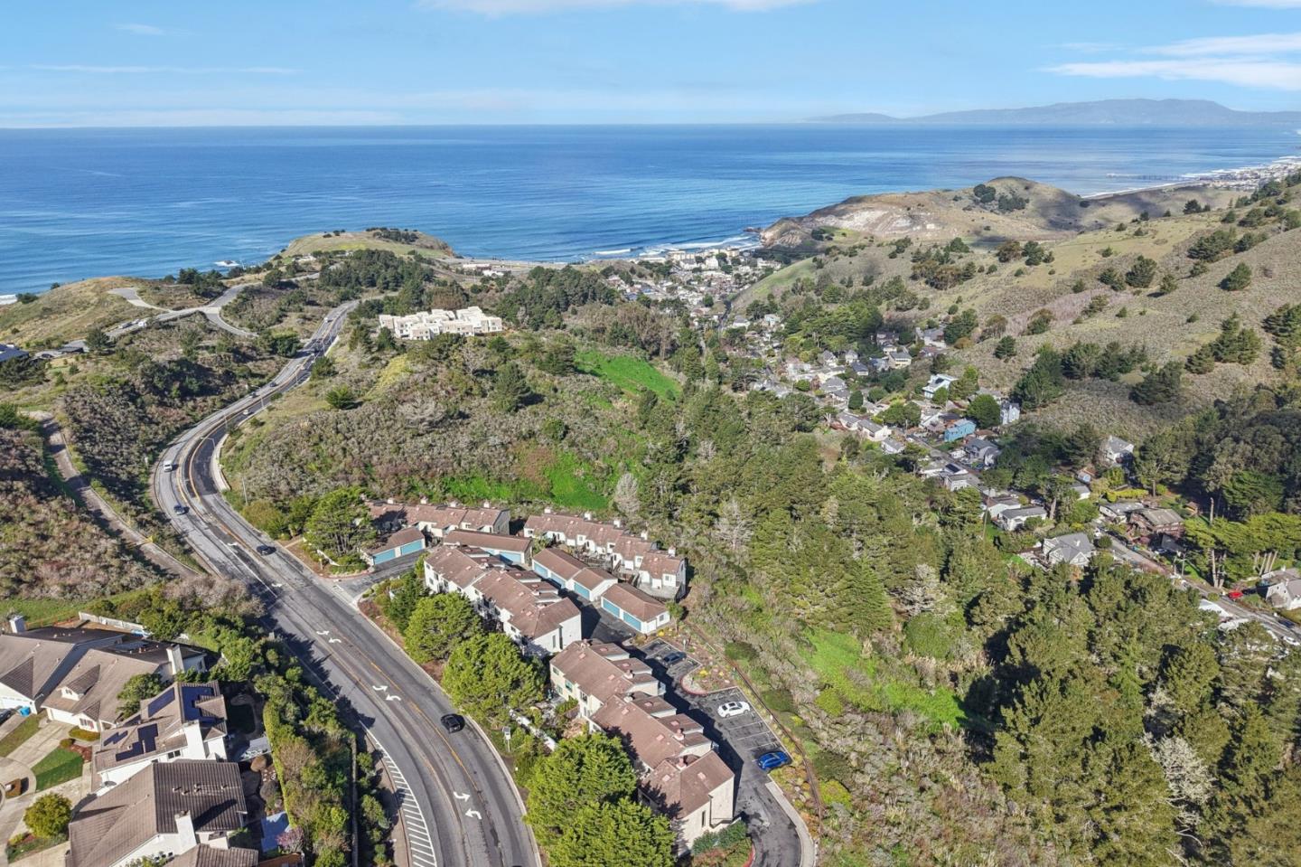 Detail Gallery Image 63 of 66 For 939 Fassler Ave, Pacifica,  CA 94044 - 2 Beds | 2/1 Baths