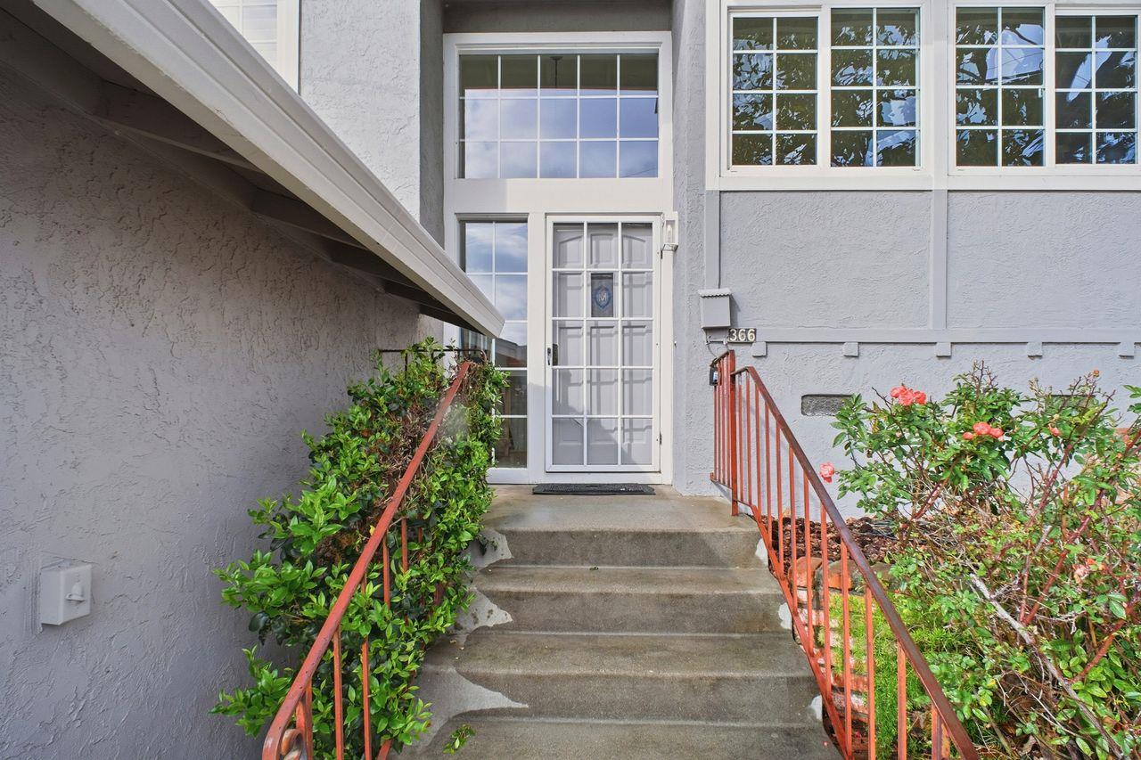 Detail Gallery Image 3 of 34 For 366 Monte Carlo Ave, Union City,  CA 94587 - 4 Beds | 3 Baths