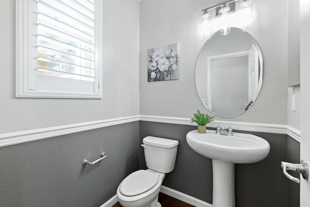 Detail Gallery Image 14 of 37 For 2813 Pinnacles Ter, Fremont,  CA 94538 - 4 Beds | 3/1 Baths