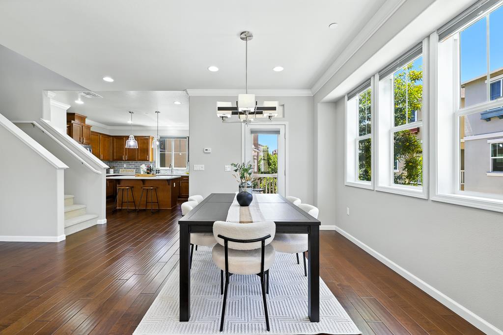 Detail Gallery Image 9 of 37 For 2813 Pinnacles Ter, Fremont,  CA 94538 - 4 Beds | 3/1 Baths