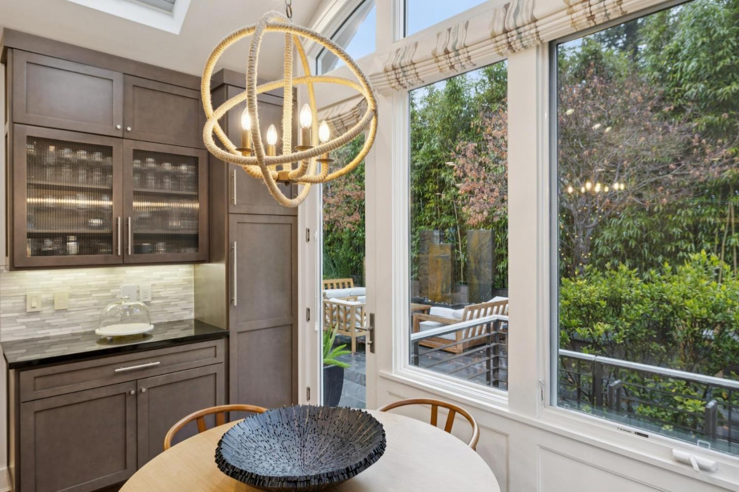 Detail Gallery Image 18 of 43 For 1045 College Ave, Menlo Park,  CA 94025 - 5 Beds | 4/1 Baths