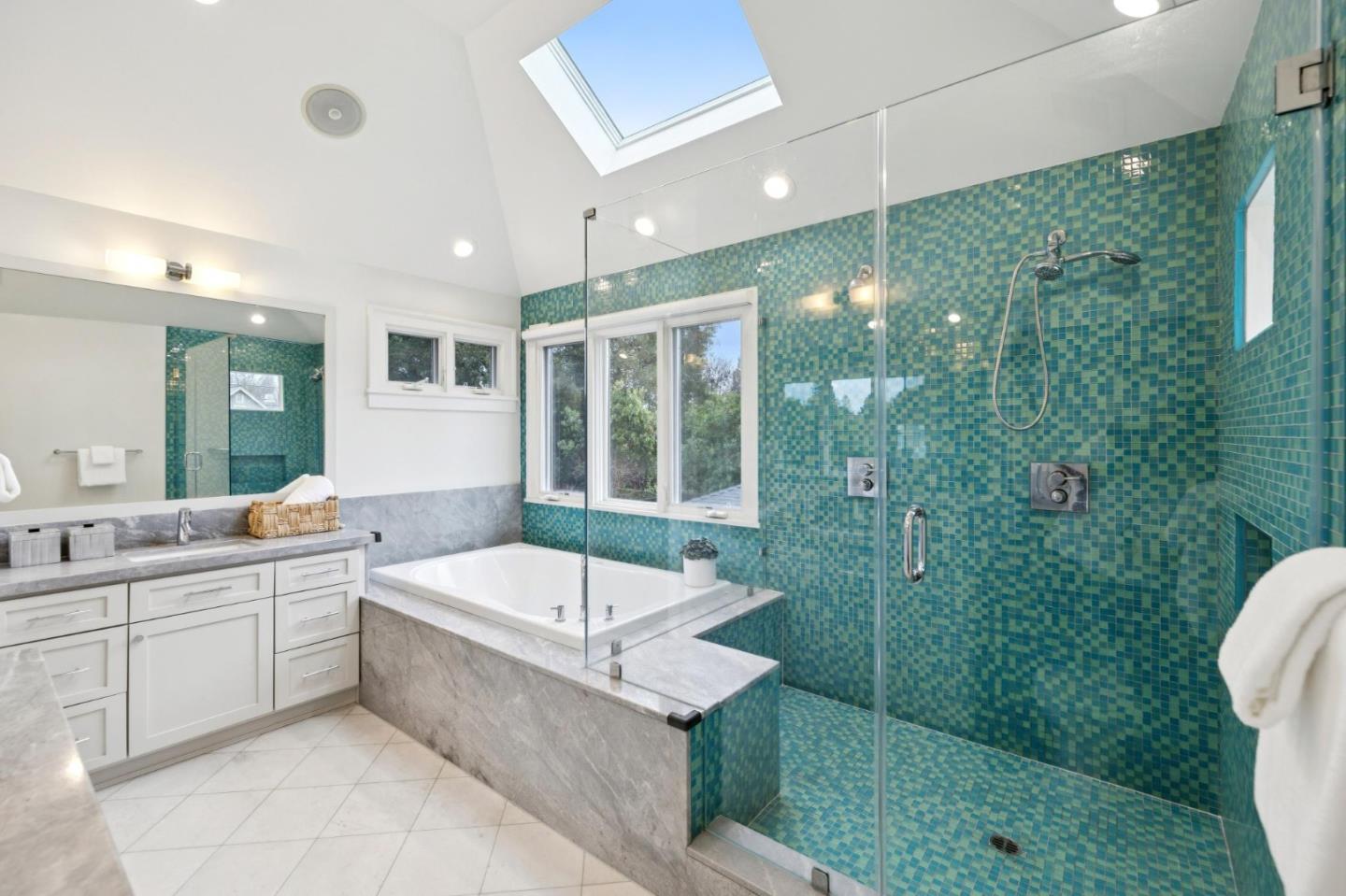 Detail Gallery Image 24 of 43 For 1045 College Ave, Menlo Park,  CA 94025 - 5 Beds | 4/1 Baths