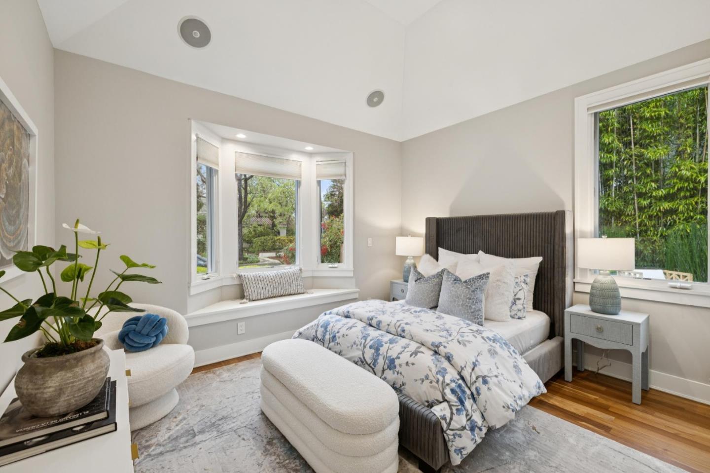 Detail Gallery Image 28 of 43 For 1045 College Ave, Menlo Park,  CA 94025 - 5 Beds | 4/1 Baths