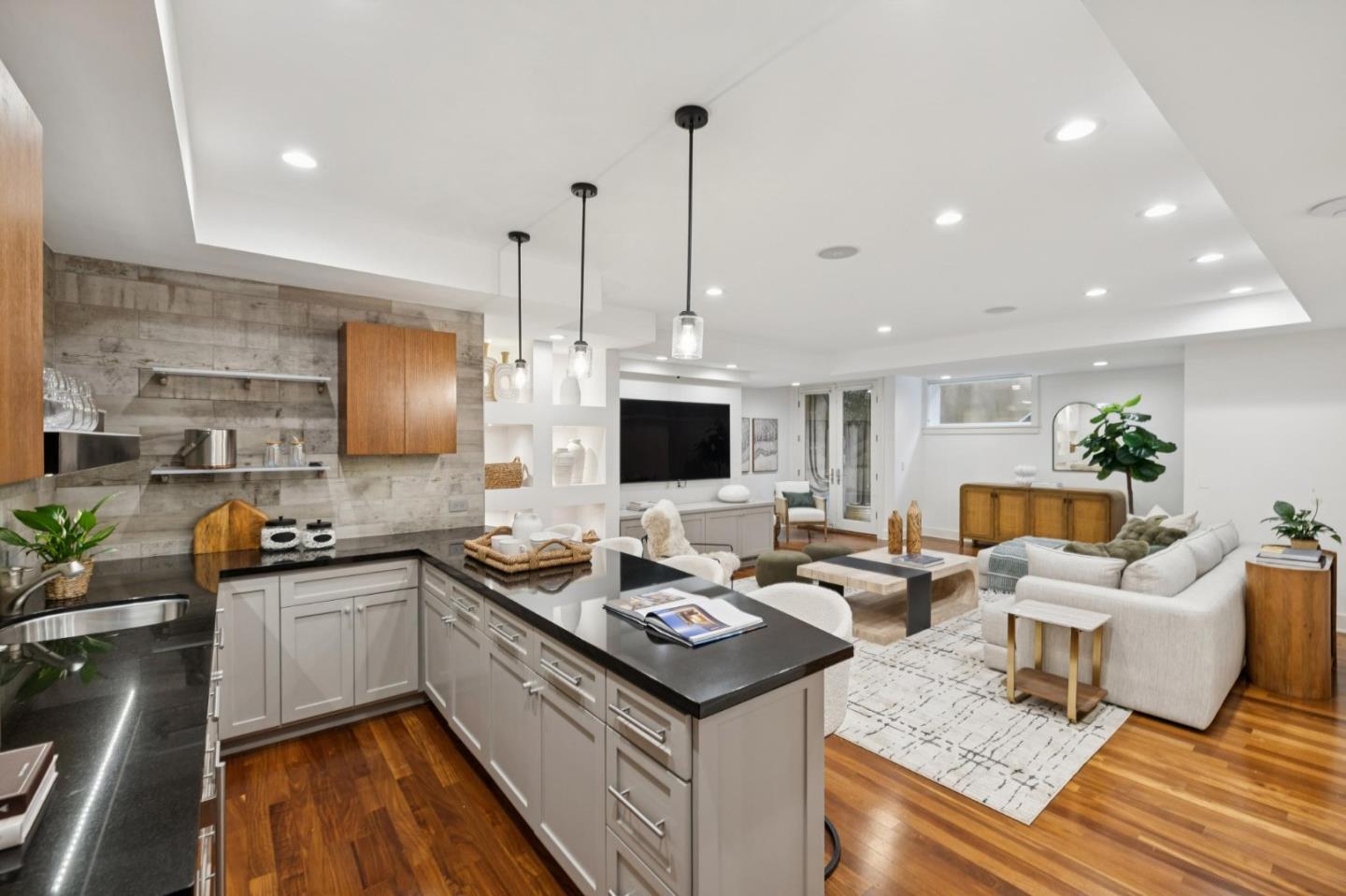 Detail Gallery Image 35 of 43 For 1045 College Ave, Menlo Park,  CA 94025 - 5 Beds | 4/1 Baths