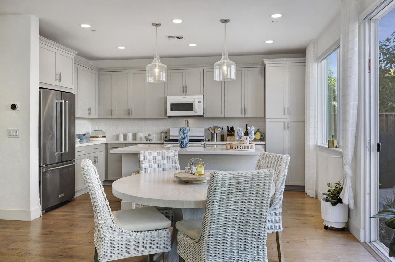 Detail Gallery Image 15 of 43 For 1340 Cavalier Ct, Hollister,  CA 95023 - 3 Beds | 2/1 Baths