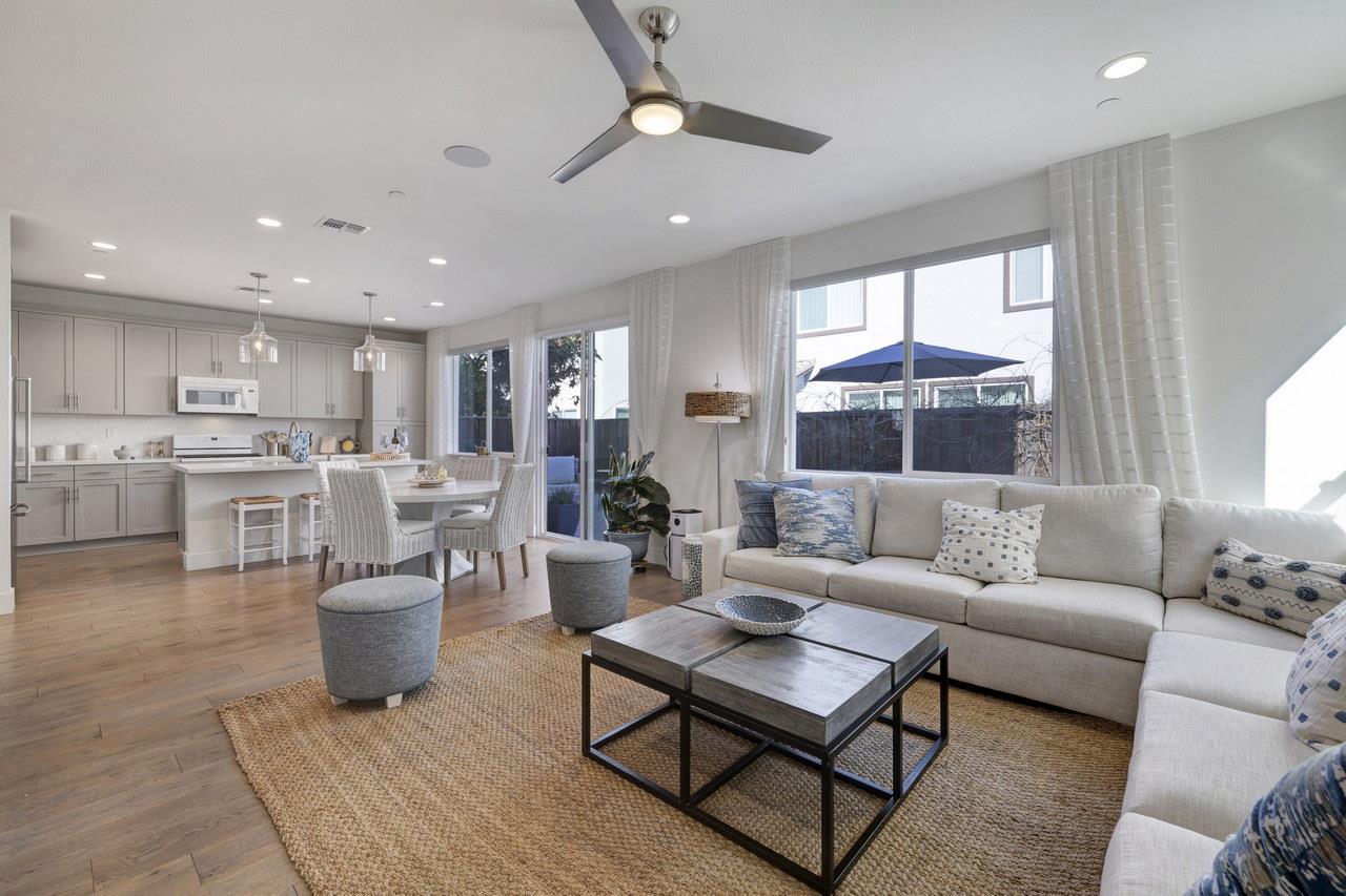 Detail Gallery Image 16 of 43 For 1340 Cavalier Ct, Hollister,  CA 95023 - 3 Beds | 2/1 Baths