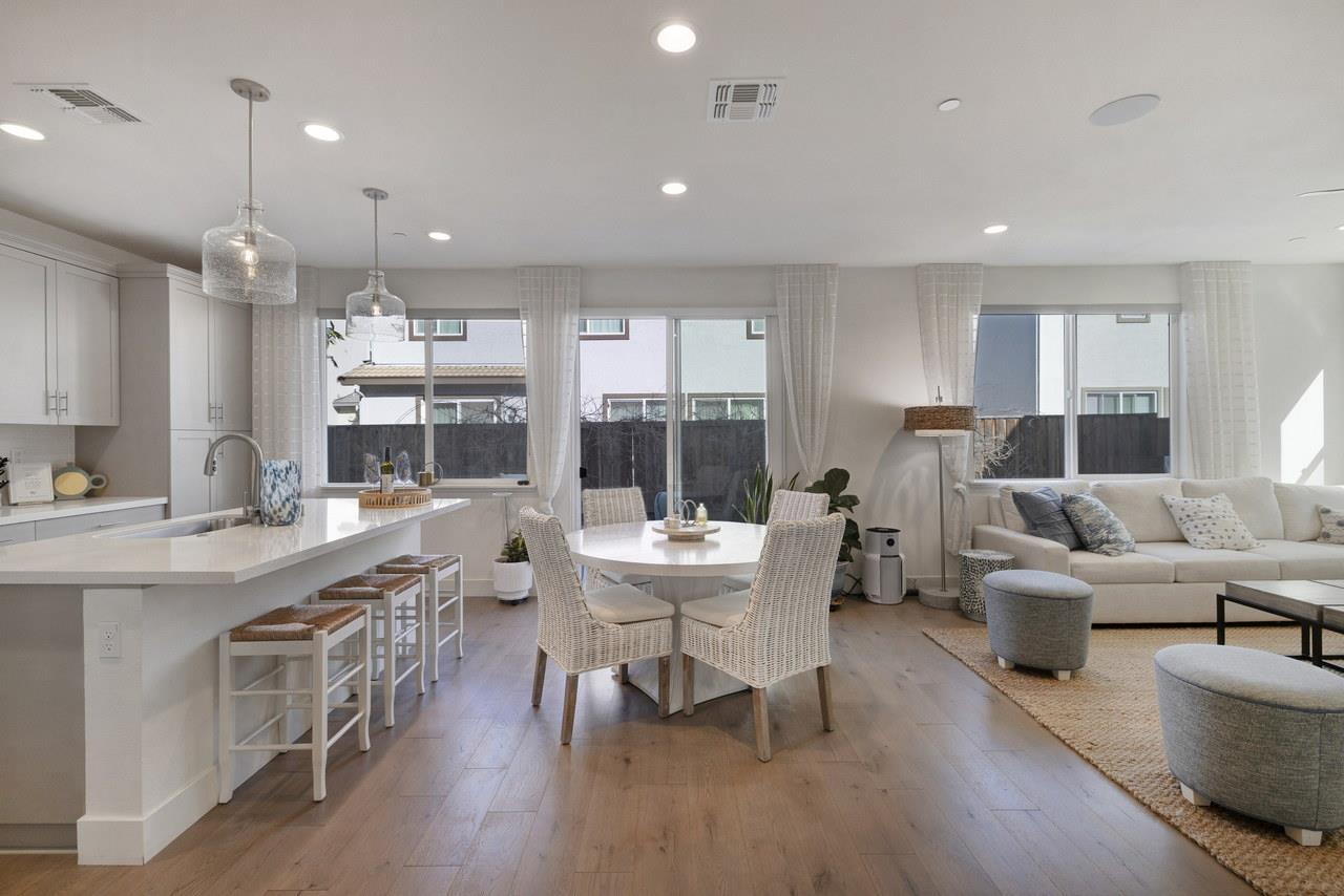 Detail Gallery Image 8 of 43 For 1340 Cavalier Ct, Hollister,  CA 95023 - 3 Beds | 2/1 Baths