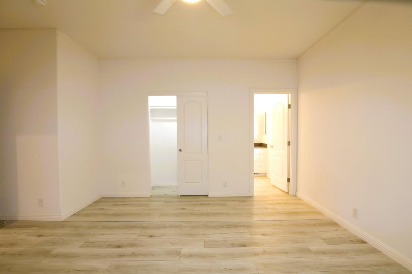 Detail Gallery Image 11 of 30 For 270 Umbarger Rd #81,  San Jose,  CA 95111 - 3 Beds | 2 Baths