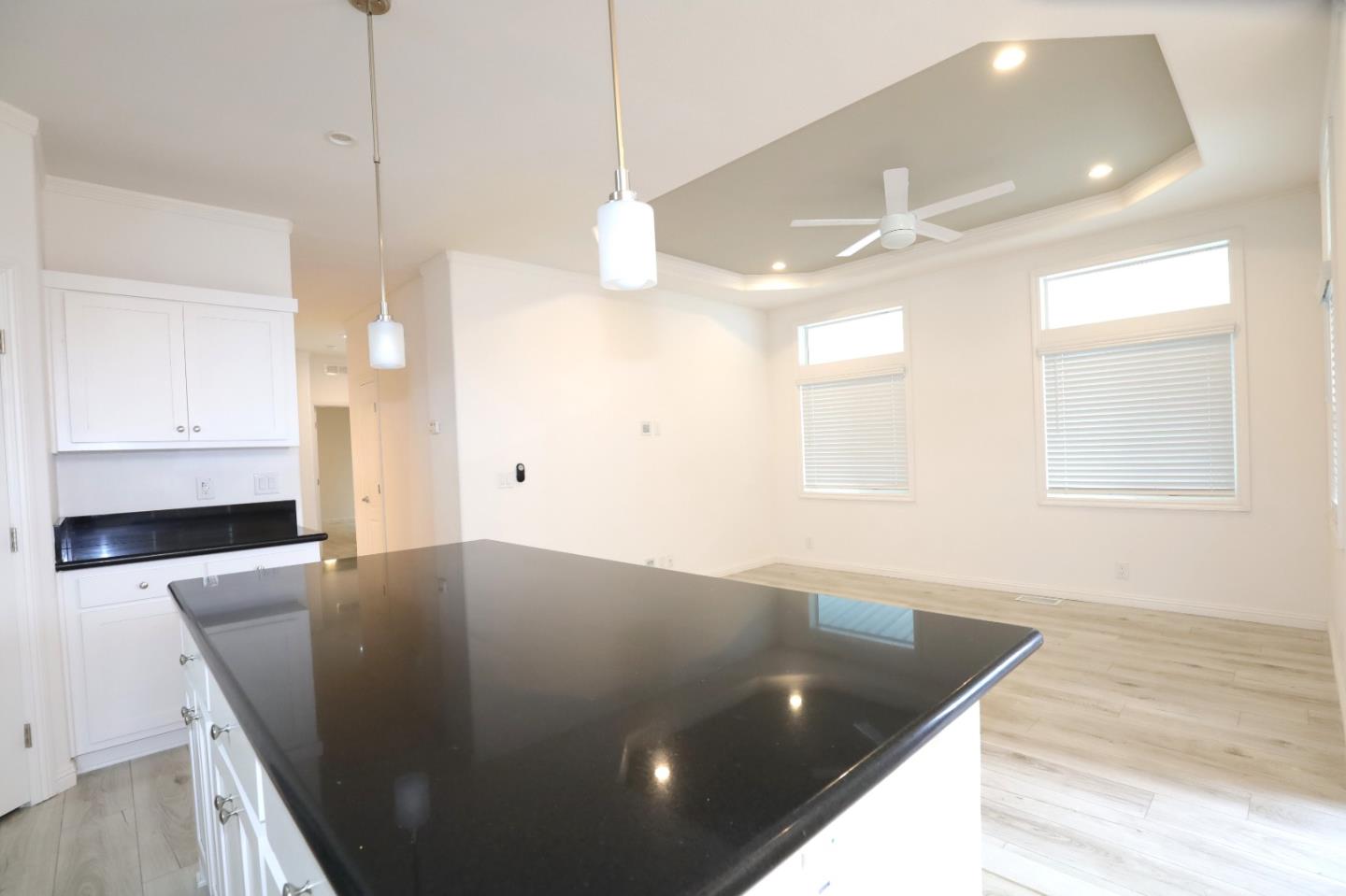 Detail Gallery Image 13 of 30 For 270 Umbarger Rd #81,  San Jose,  CA 95111 - 3 Beds | 2 Baths