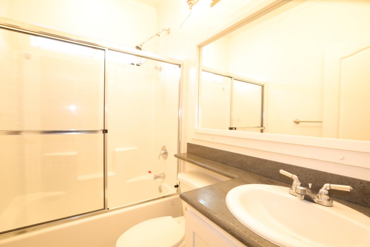 Detail Gallery Image 17 of 30 For 270 Umbarger Rd #81,  San Jose,  CA 95111 - 3 Beds | 2 Baths