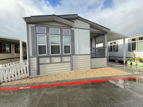 Detail Gallery Image 3 of 30 For 270 Umbarger Rd #81,  San Jose,  CA 95111 - 3 Beds | 2 Baths