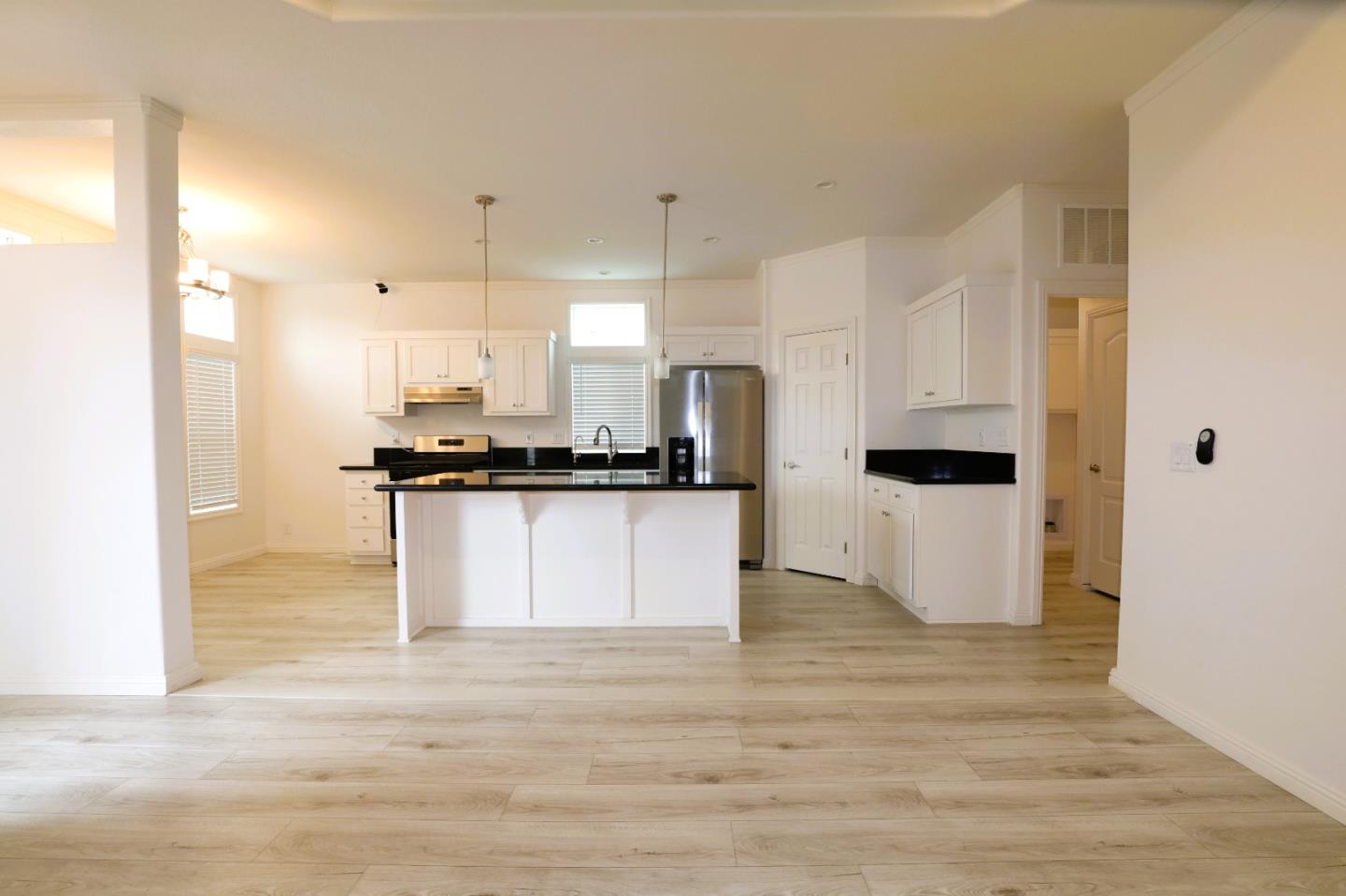 Detail Gallery Image 9 of 30 For 270 Umbarger Rd #81,  San Jose,  CA 95111 - 3 Beds | 2 Baths