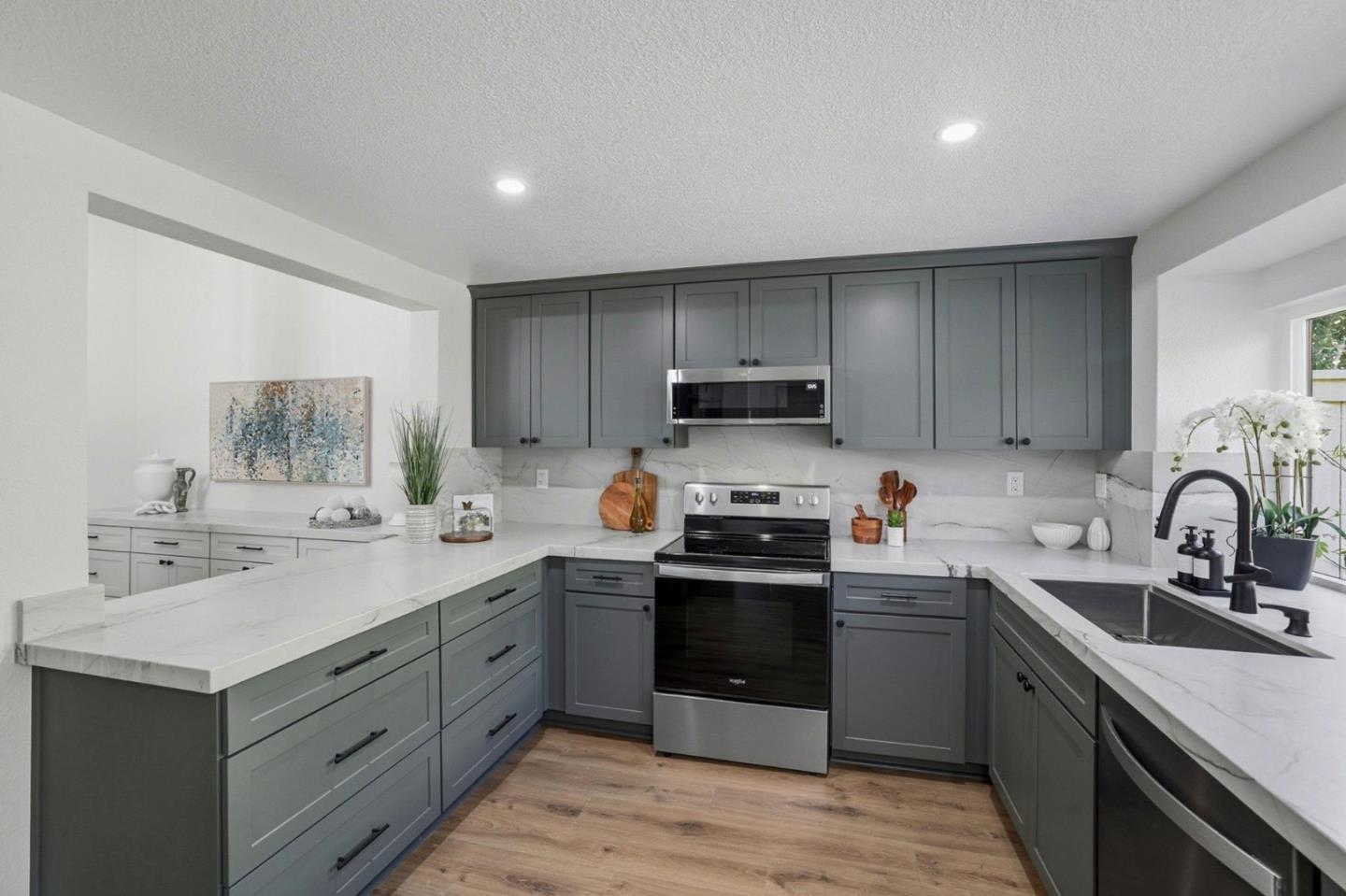 Detail Gallery Image 10 of 46 For 3128 Lake Trasimeno Dr, San Jose,  CA 95135 - 2 Beds | 2 Baths