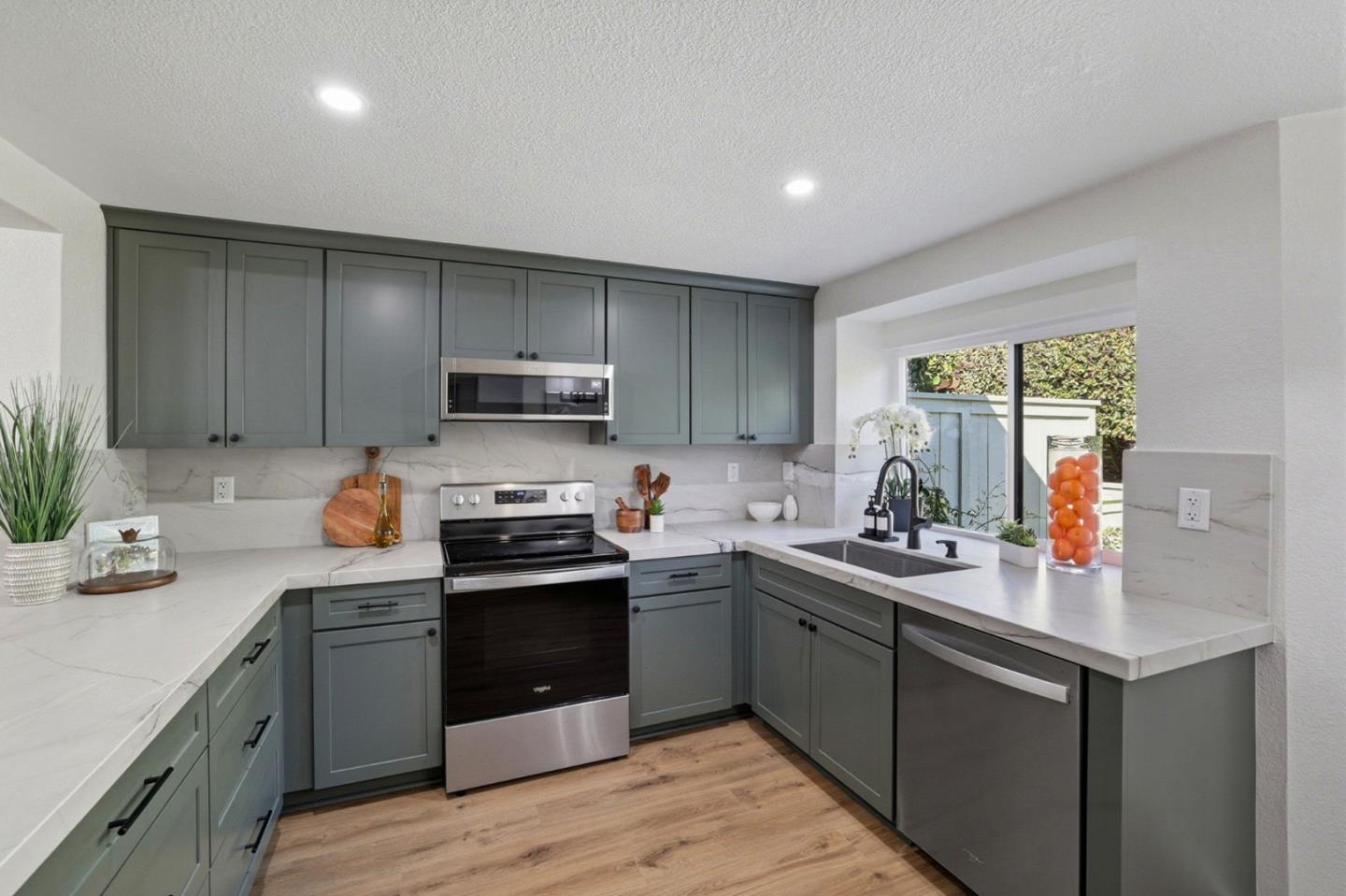 Detail Gallery Image 11 of 46 For 3128 Lake Trasimeno Dr, San Jose,  CA 95135 - 2 Beds | 2 Baths