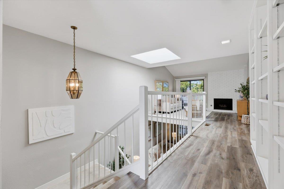 Detail Gallery Image 10 of 41 For 218 Altura Vis, Los Gatos,  CA 95032 - 3 Beds | 2 Baths