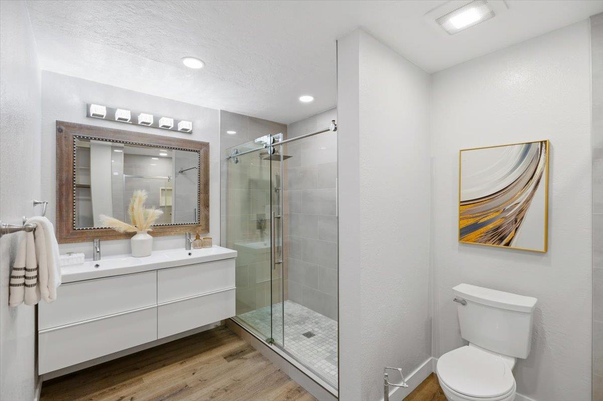 Detail Gallery Image 14 of 41 For 218 Altura Vis, Los Gatos,  CA 95032 - 3 Beds | 2 Baths