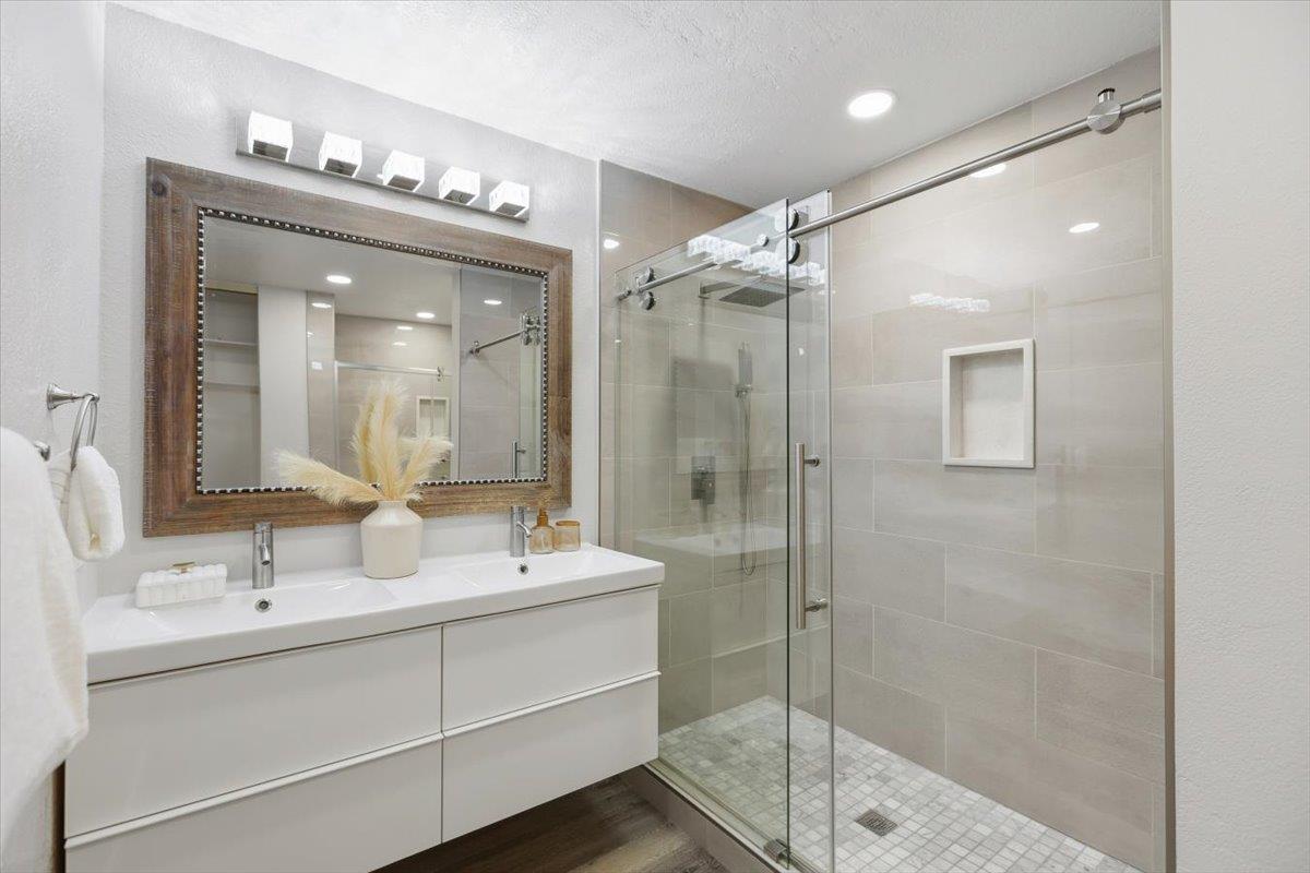 Detail Gallery Image 15 of 41 For 218 Altura Vis, Los Gatos,  CA 95032 - 3 Beds | 2 Baths