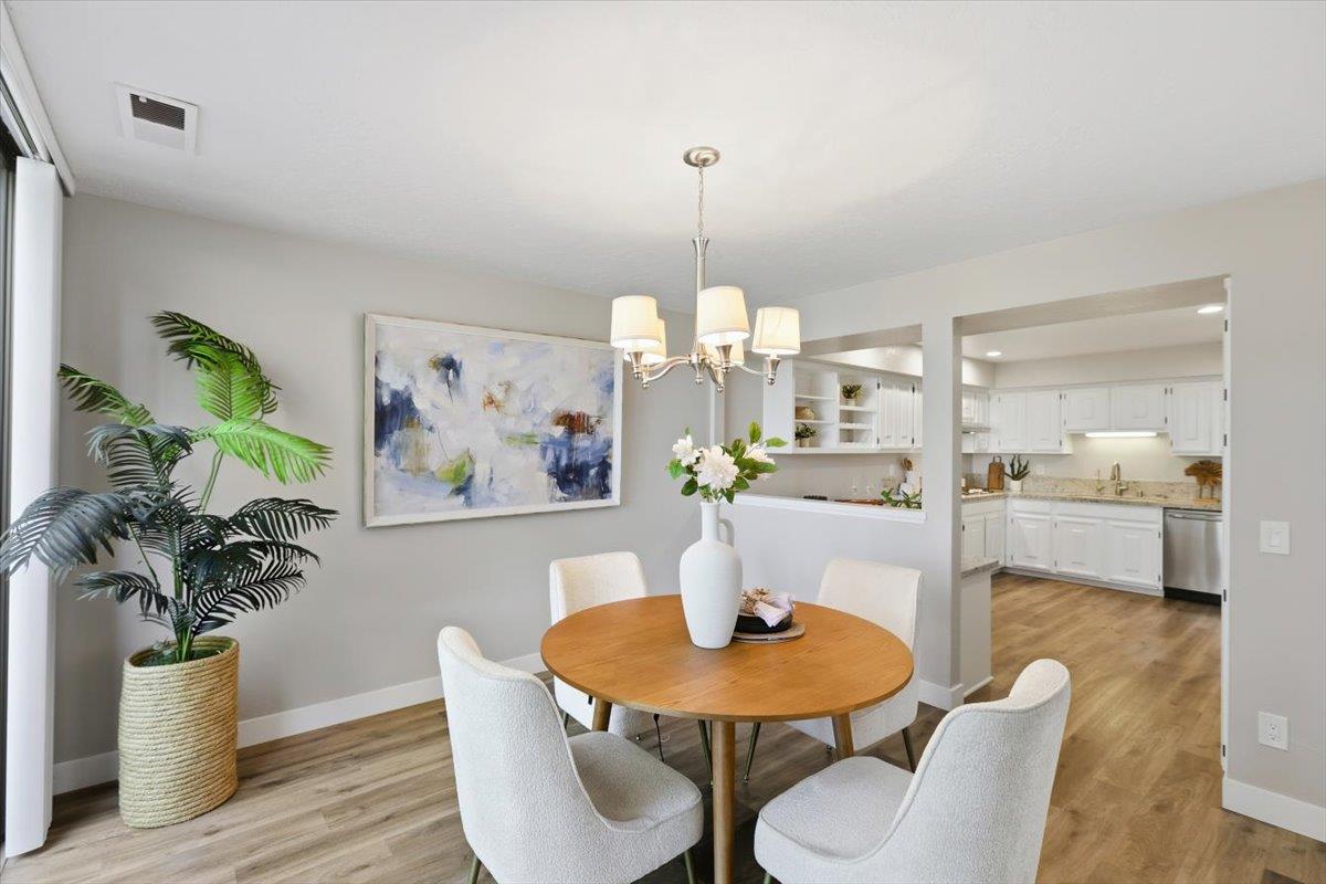 Detail Gallery Image 6 of 41 For 218 Altura Vis, Los Gatos,  CA 95032 - 3 Beds | 2 Baths