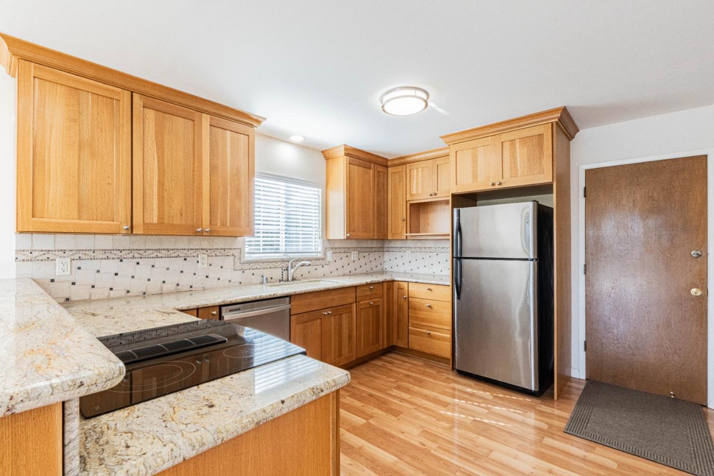 Detail Gallery Image 11 of 27 For 30 Santa Monica Ct, Salinas,  CA 93901 - 3 Beds | 2 Baths