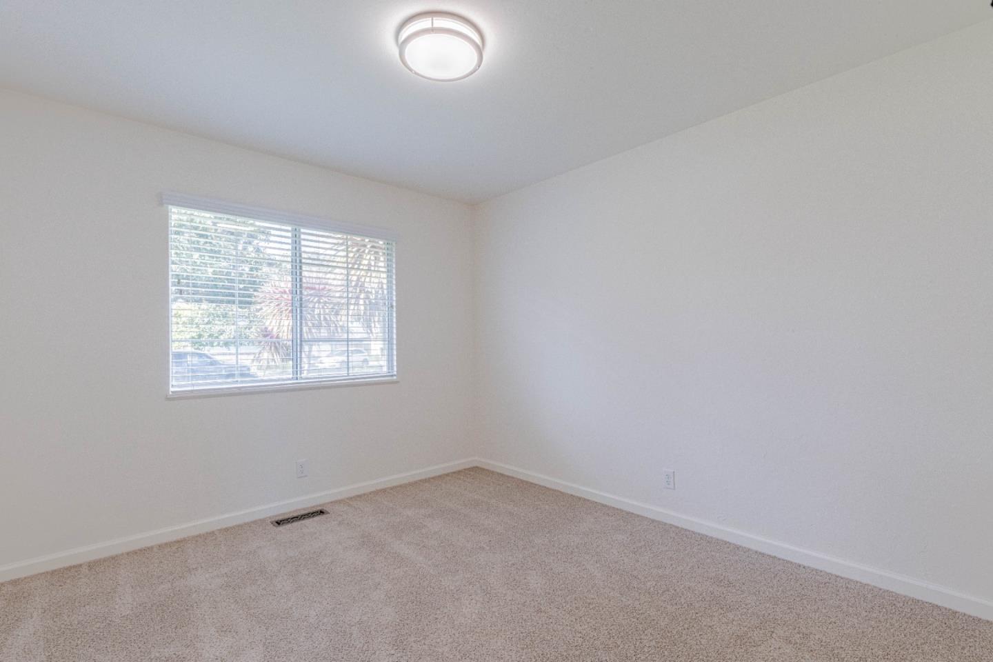 Detail Gallery Image 19 of 27 For 30 Santa Monica Ct, Salinas,  CA 93901 - 3 Beds | 2 Baths